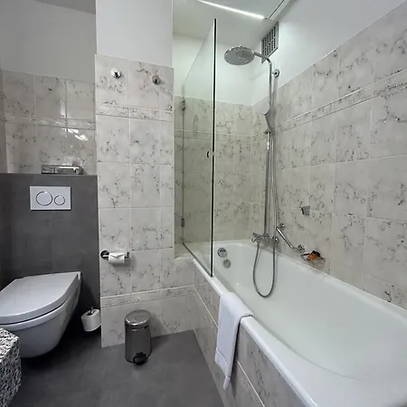 Отель Marie Siska Boutique Кнокке-Хейст